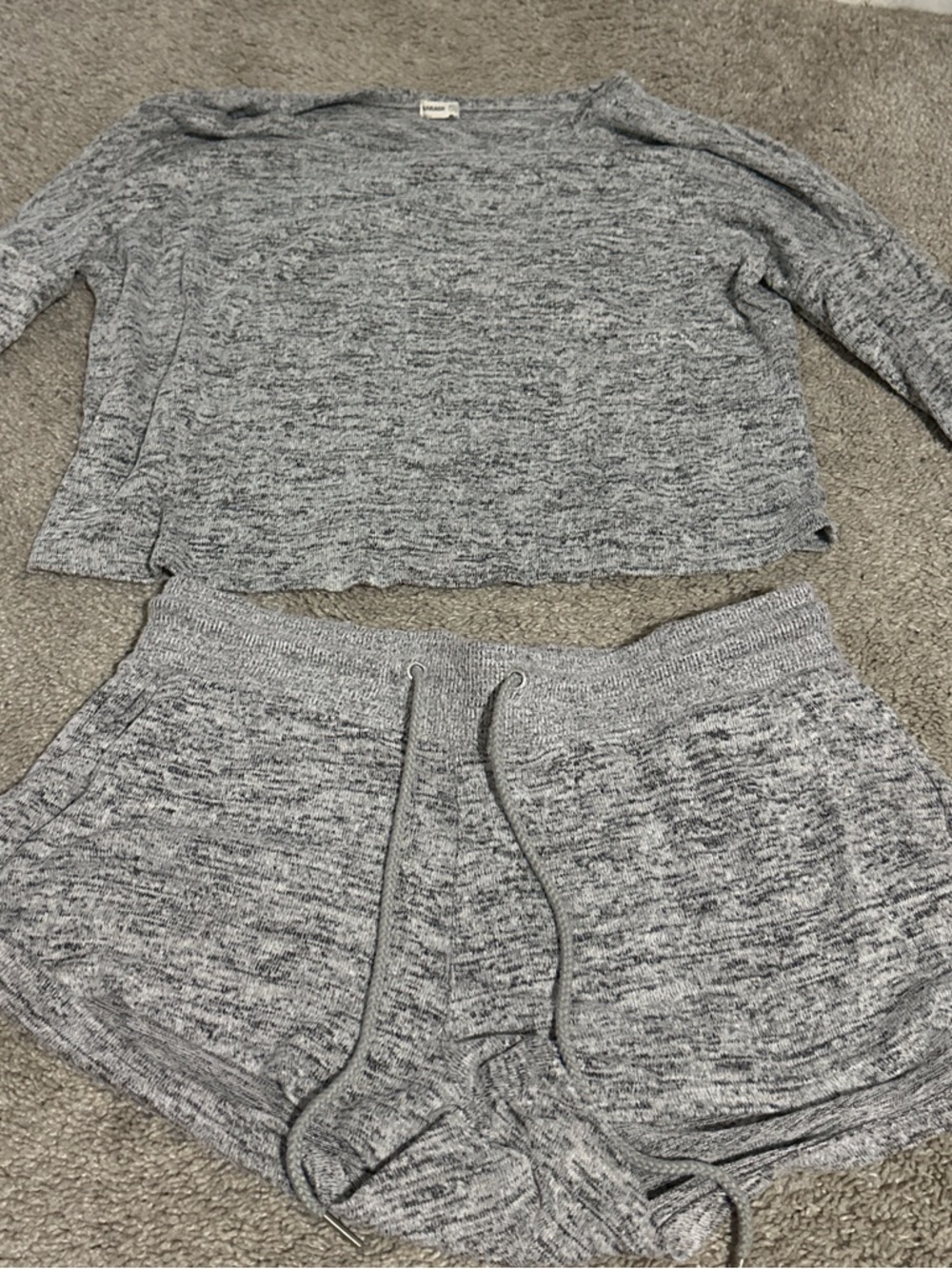 Cozy Women's Heather Gray Lounge Set - Top & Shorts *DIFF SIZES*